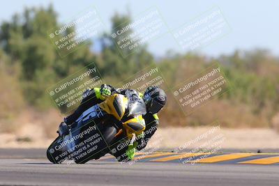 media/Nov-06-2022-SoCal Trackdays (Sun) [[208d2ccc26]]/Turn 7 Set 1 (1050am)/